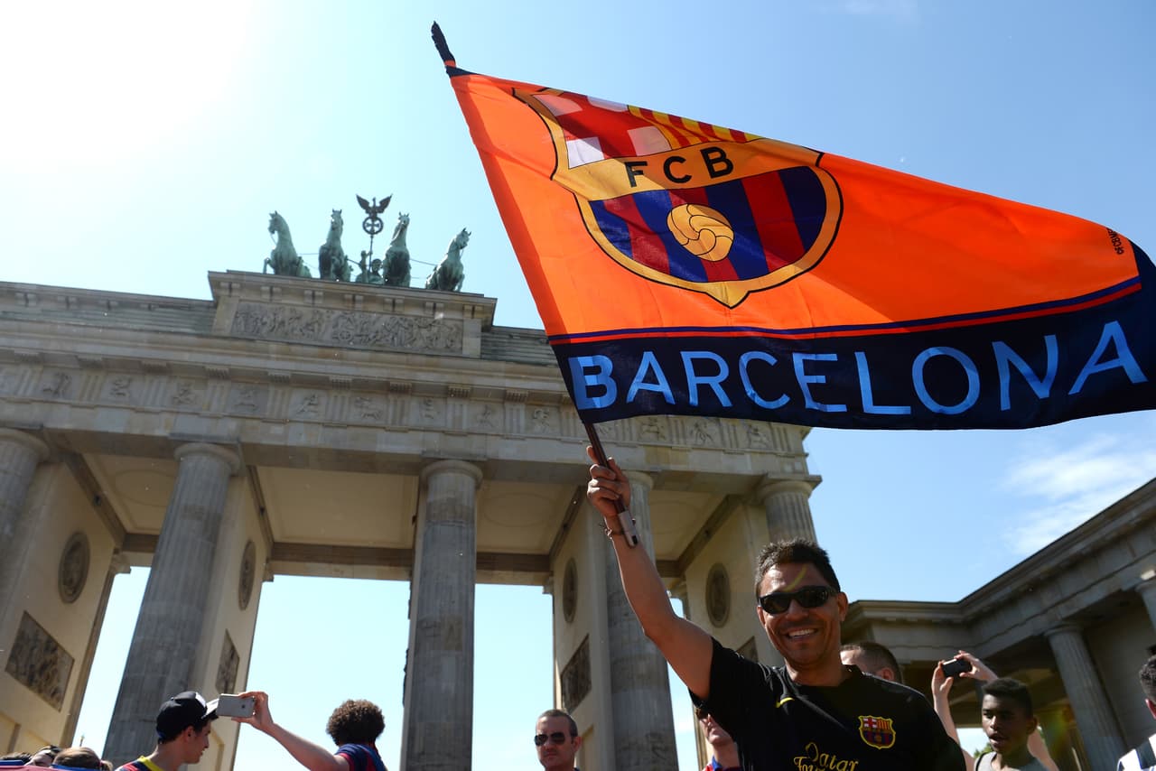 Los aficionados culés y bianconeros ya esperan ansiosos el inicio del encuentro entre italianos y españoles para definir al próximo Campeón de la Champions.