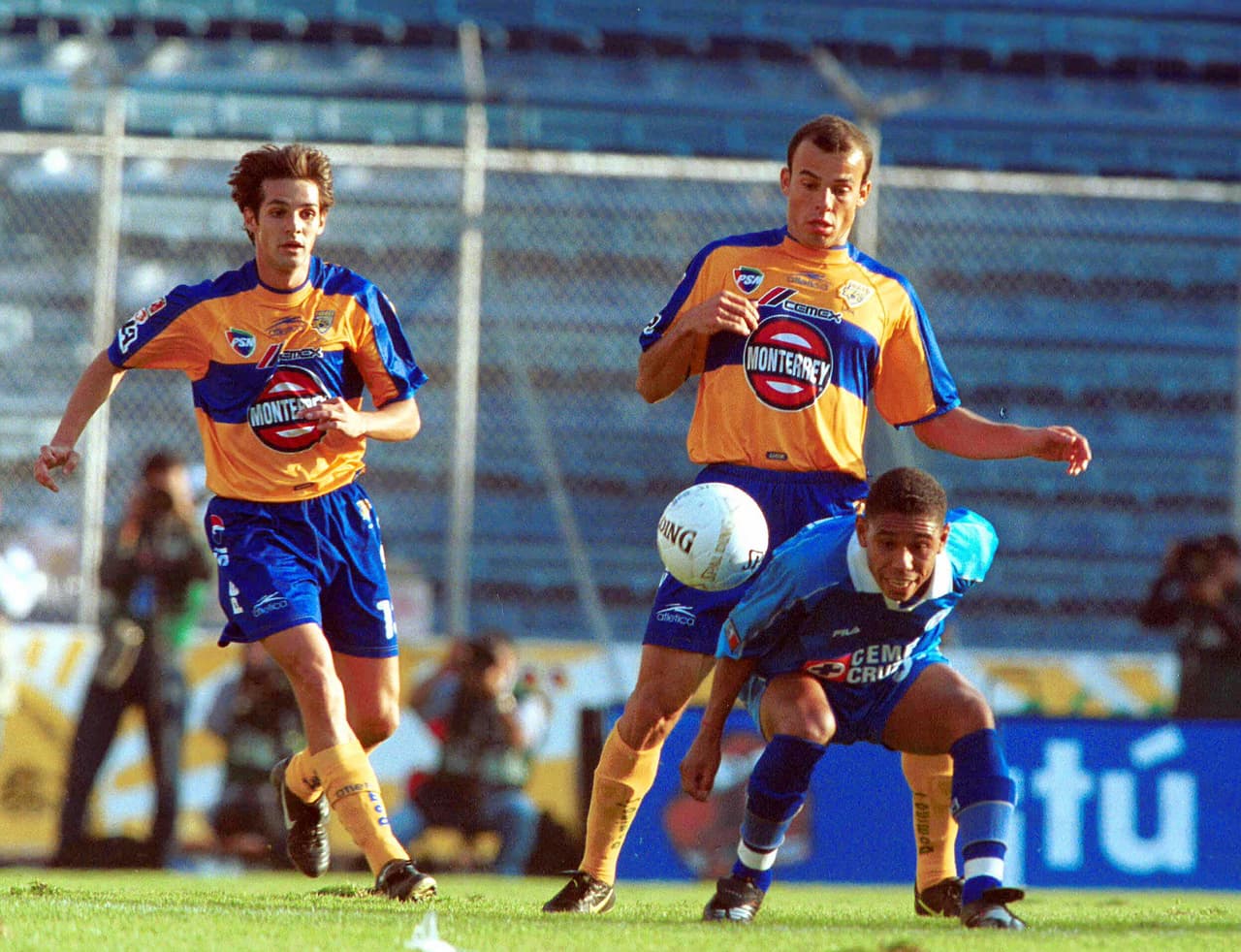 En aquella serie los de la UANL empataron en el global 1-1 con la Máquina, marcador que le favoreció a los regiomontanos por la posición en la tabla para meterse a la final, misma que perdieron ante Pachuca.
<br>