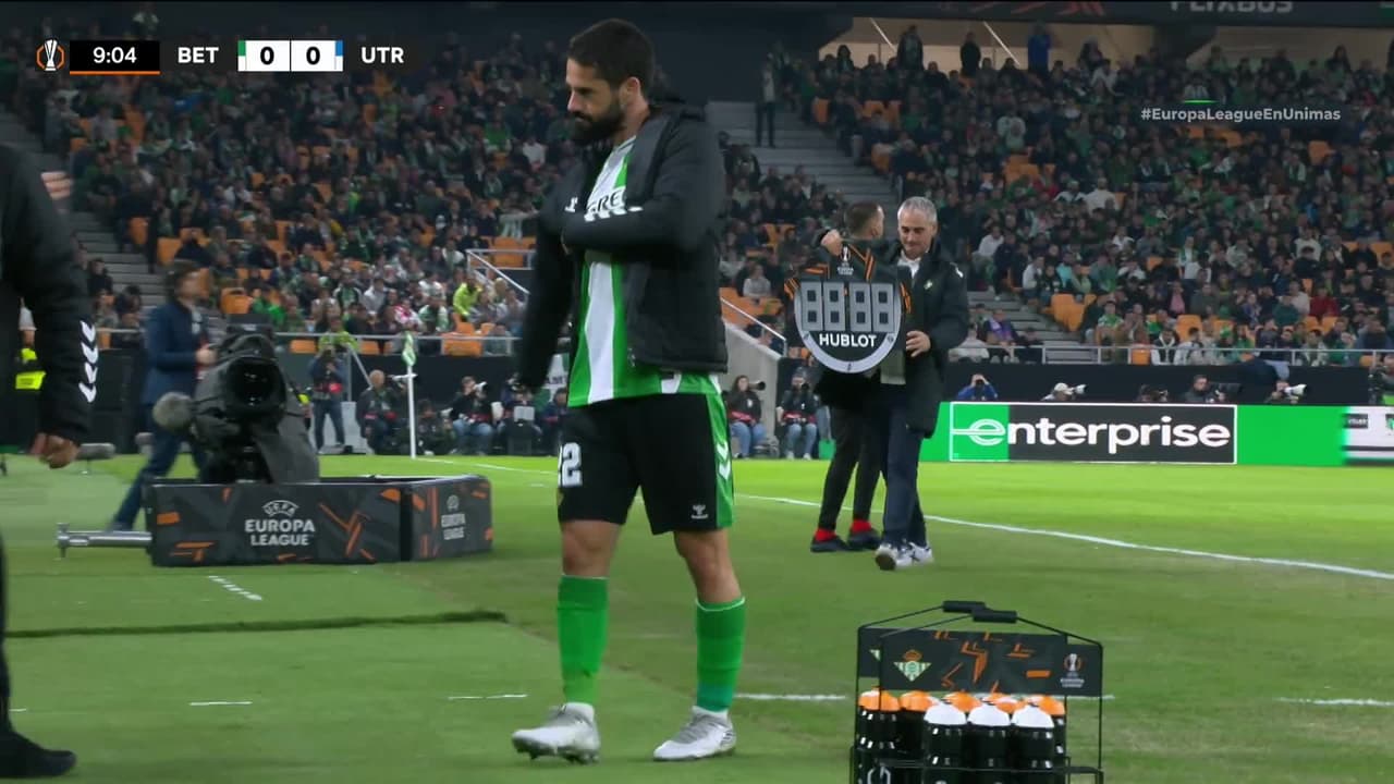 ¡TIRO ATAJADO! disparo por Souffian El Karouani.