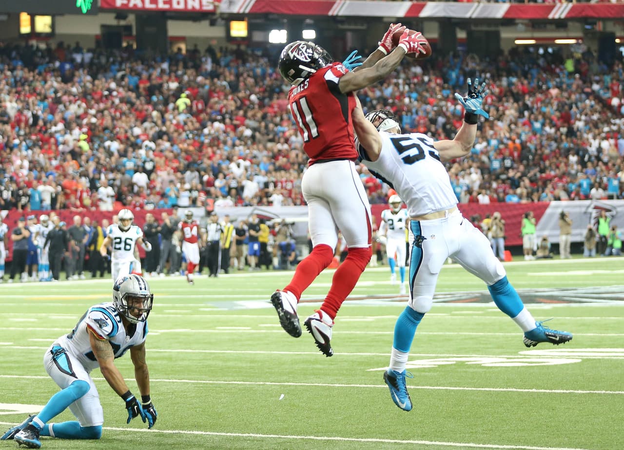8 / JULIO JONES - WR - ATLANTA FALCONS - Su primera temporada completa en la NFL, donde no se ausentó un solo partido, resultó la mejor en su carrera de 5 años con los Falcons. Registró 136 recepciones para 1,871 yardas, promedio de 13.8 yardas con 8 touchdowns. Líder receptor de Atlanta por segundo año consecutivo. El año pasado fue 13 en el Top 100.