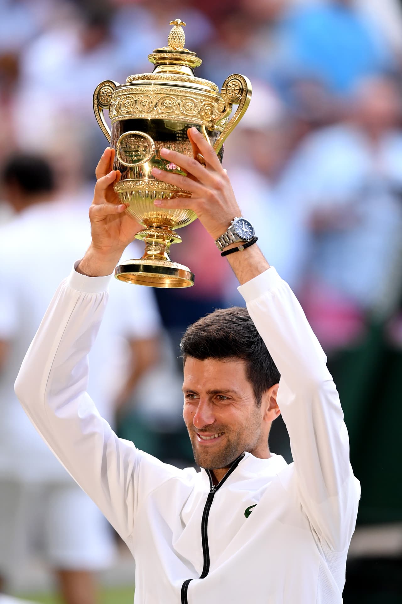 El actual campeón de Wimbeldon 2019, Novak Djokovic, también ha incursionado en este ámbito, hace unos meses confesó “Hay un método importante que utilizo para conservar mi nivel de energía. Practico yoga y meditación diariamente y es tan importante como el entrenamiento físico.
<br>