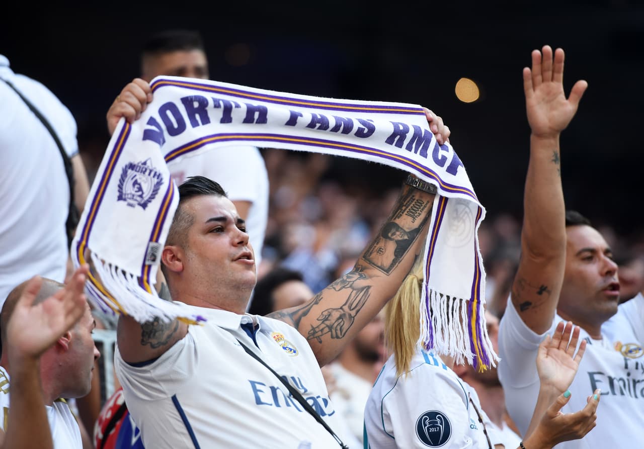 El Real Madrid empató 1-1 ante el Valladolid con goles de Benzema y Guardiola. El conjunto merengue sufrió ante el repliegue bajo del cuadro visitante y pierde dos puntos en la lucha por el título.