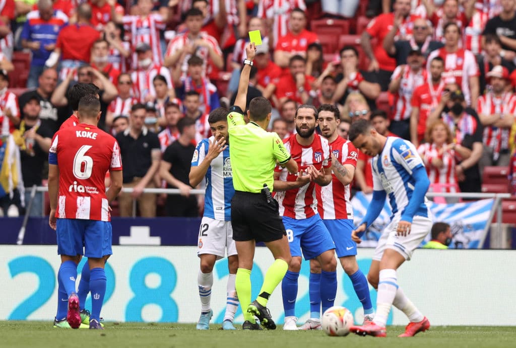 El Celta de Vigo, con Néstor Araujo y sin Orebelín Pineda, le ganó al Bilbao fuera de casa por 0-2, mientras Atlético de Madrid, sin Héctor Herrera, vencieron con un polémico penal en el minuto 98 al Espanyol por 2-1.