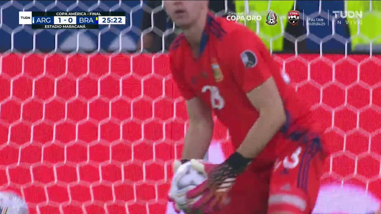 ¡TIRO ATAJADO! disparo por Carlos Henrique Jose Francisco Venancio.