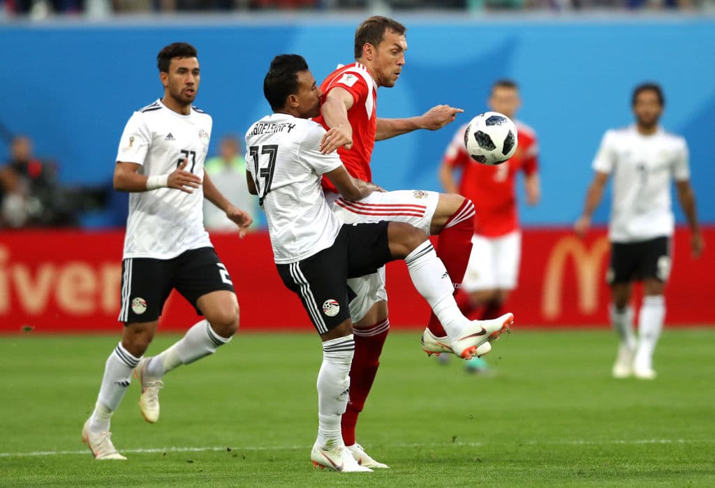 Los rusos generaron una de las jugadas más peligrosas en uno de los escasos descuidos de la zaga norafricana. Un disparo que puso a sudar frío al arquero egipcio Mohamed El Shenawy.