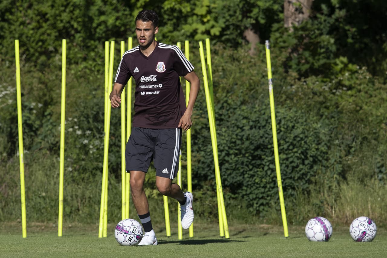 Diego Reyes se volvió a resentir; tiene pie y medio fuera de Rusia