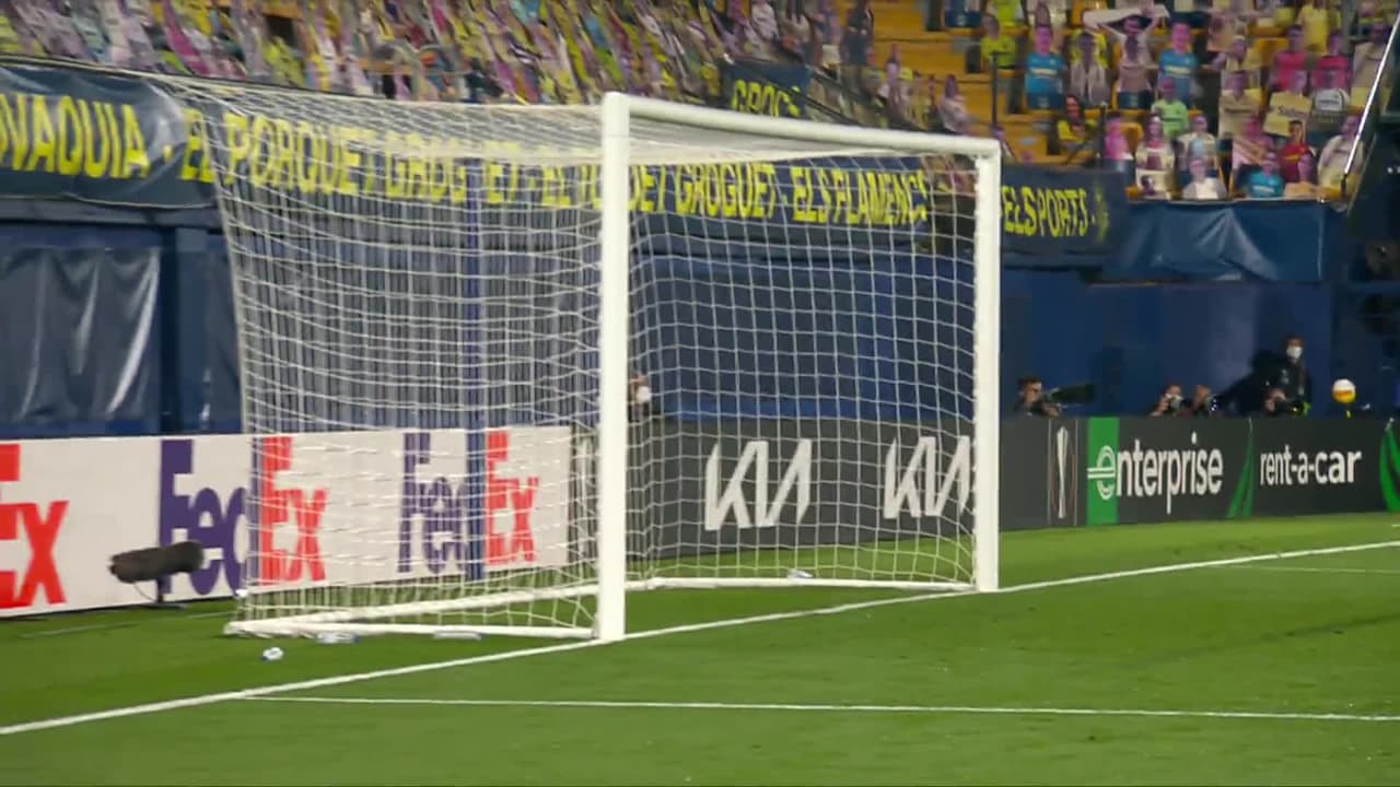 ¡TIRO ATAJADO! disparo por Pierre-Emerick Aubameyang.