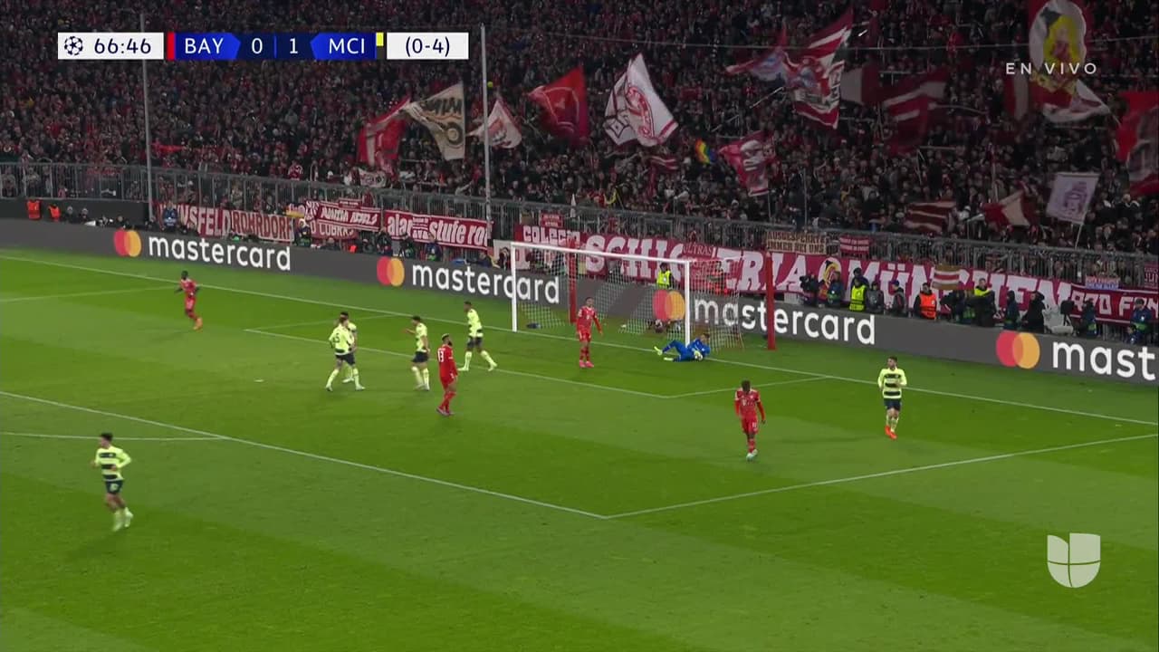 ¡TIRO ATAJADO! disparo por Eric Choupo-Moting.