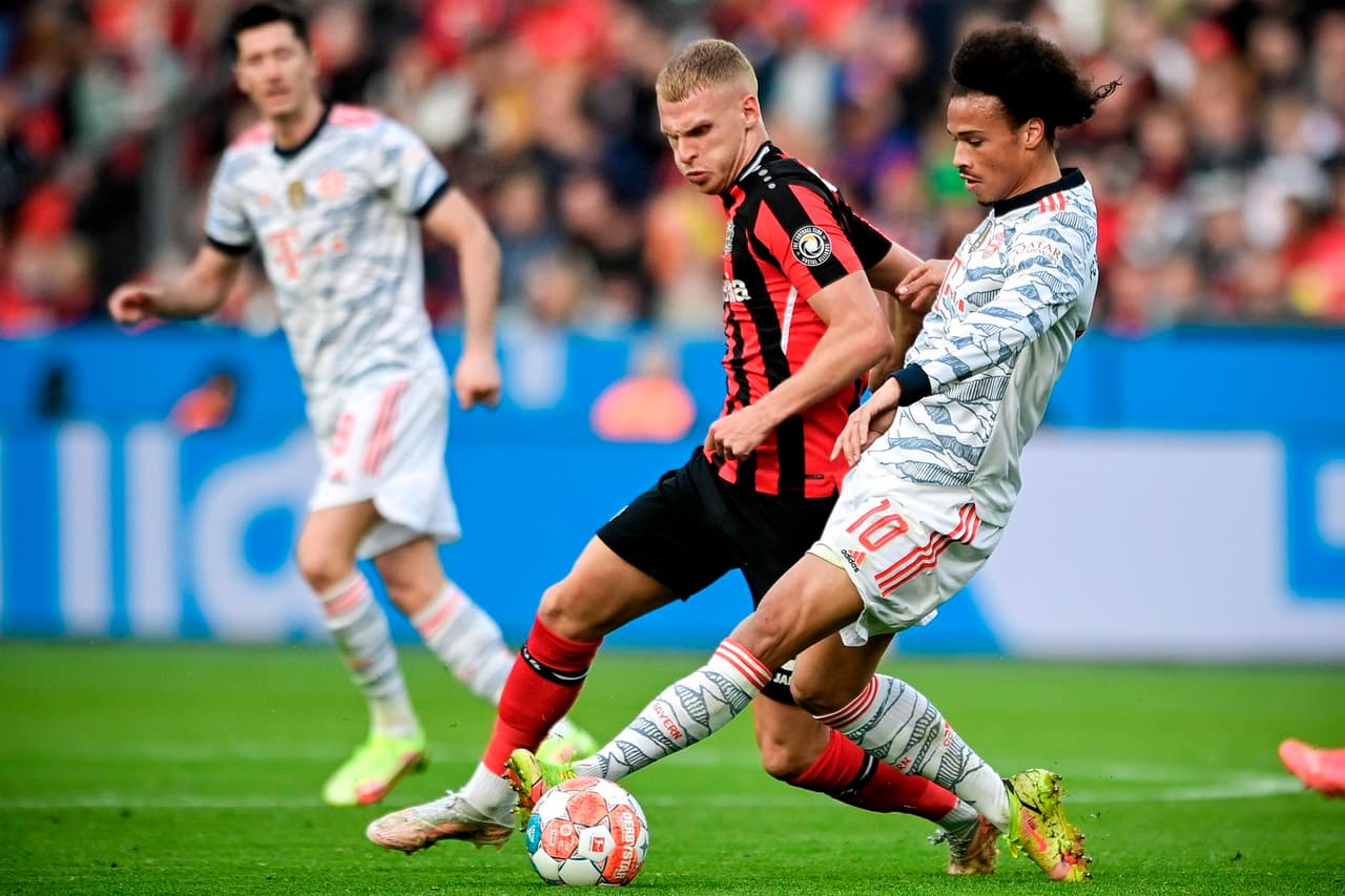 Bayern Munich se impone con goliza durante su visita al Bayer Leverkusen 5-1, durante la octava jornada de la Bundesliga. Robert Lewandowski abrió el marcador al 5' y al 30' ya le daba el triunfo a los bávaros, Müller y Gnabry hicieron lo propio y, en la primera mitad ya derrotaban al local. Fue al 55' cuando Patrik Schick sumó uno.