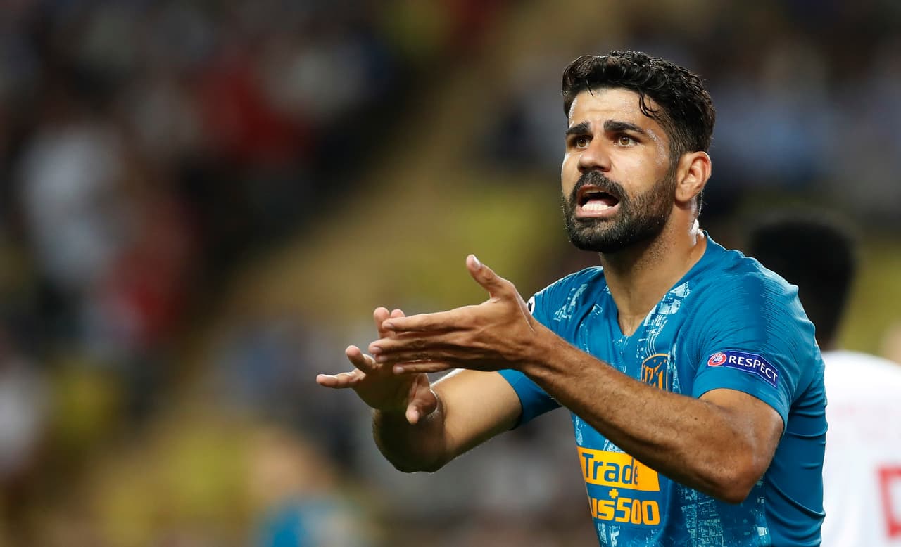 Desde luego, cuando el delantero hispano-brasileño tenía el balón en sus zapatos lo que trataba de hacer era ganar valiosos segundos para que sus compañeros recuperaran aire.