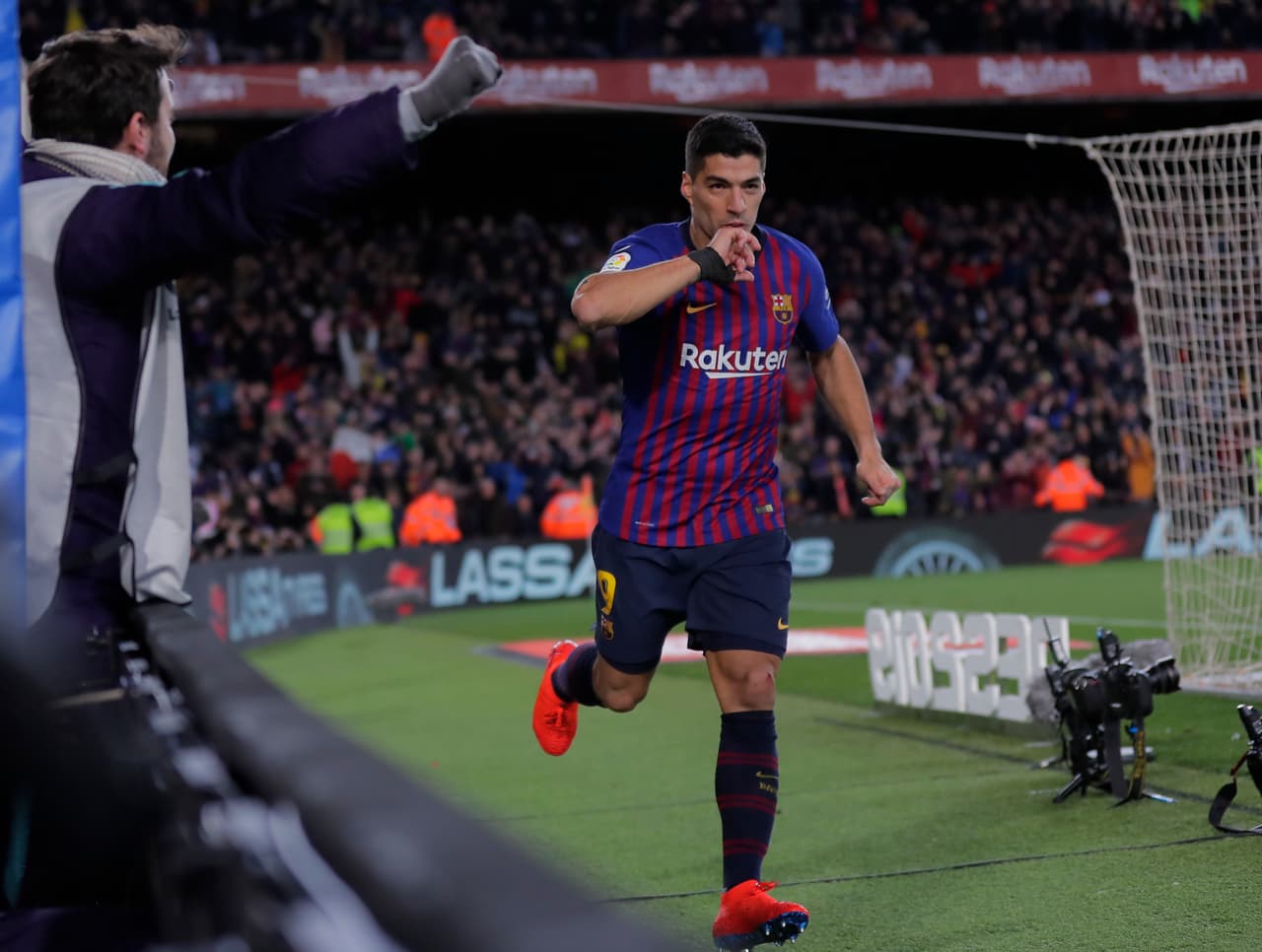 El 8 de julio de 2020 es día muy recordado por Luis Suárez y por el barcelonismo ya que fue el día que el charrúa se adueñó de la tercer plaza de los goleadores históricos del FC Barcelona.