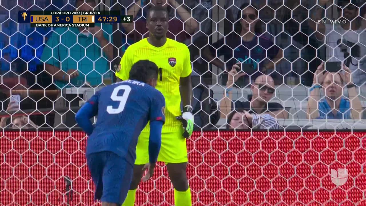 ¡GOL!  anota para Estados Unidos. Jesús Ferreira