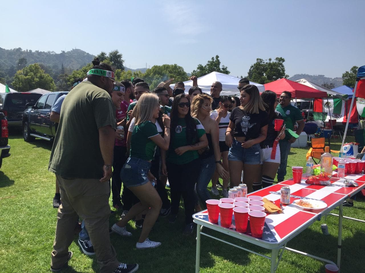 Los fanáticos mexicanos en gran número se preparan para el primer juego del Tri en la Copa Oro 2019 contra Cuba en el Rose Bowl.