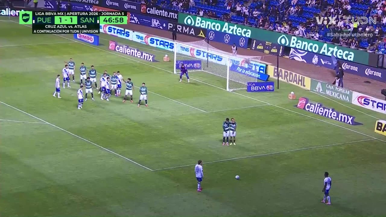 ¡ACEVEDO! El portero de Santos hace una doble atajada espectacular