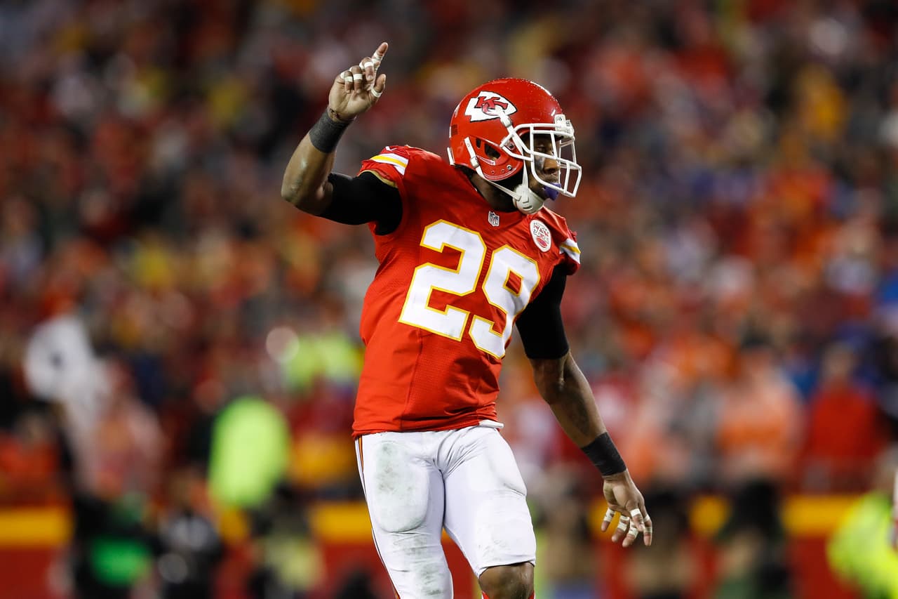 <b>No. 13: ERIC BERRY, S Kansas City Chiefs</b>
<br>En 2016, Eric Berry regresó dos intercepciones para touchdown, la mayor cantidad en la NFL. Sus 77 tacleadas, cuatro intercepciones y nueve pases defendidos en esta temporada le permitieron estar en el primer equipo All-Pro una vez más.