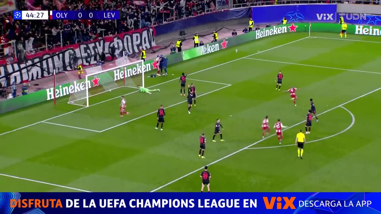 VAR anula gol del Olympiacos por fuera de lugar ante Bayer Leverkusen