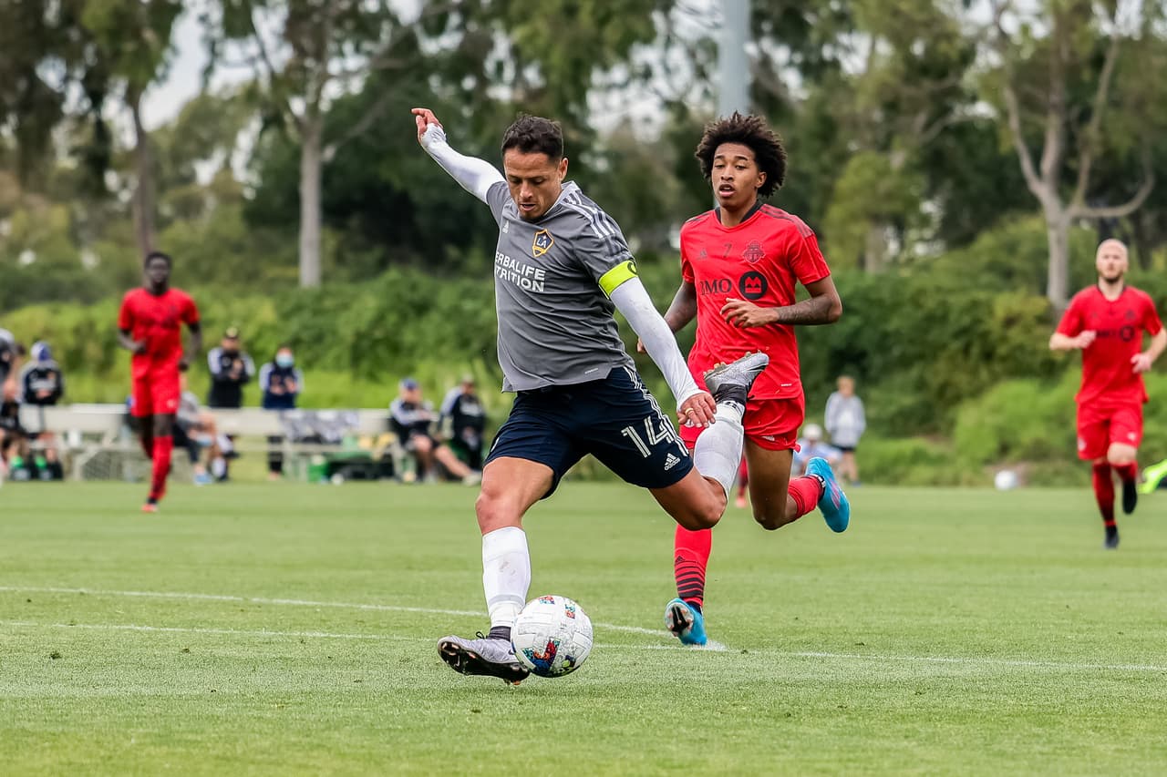 Chicharito y Efraín Álvarez hacen gol en triunfo de LA Galaxy