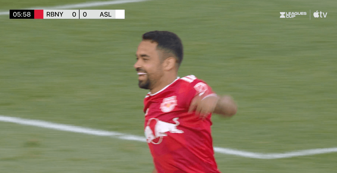 El VAR salva al San Luis ante el NY Red Bulls