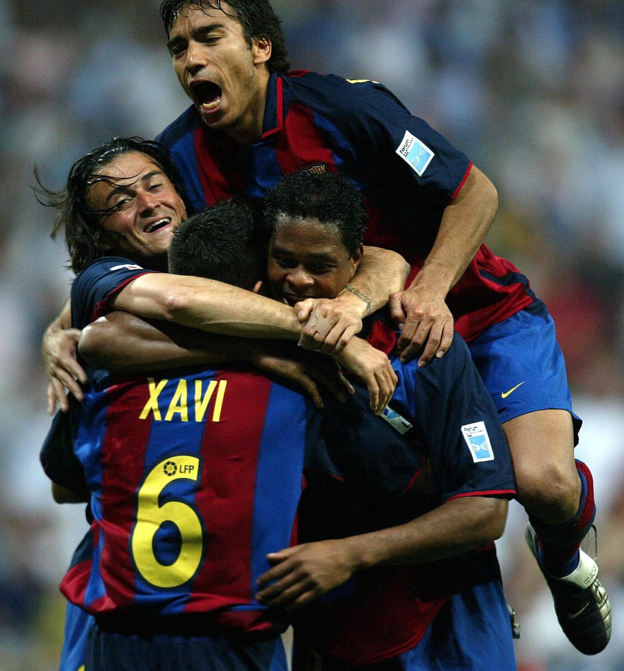 La victoria fue para el Barcelona y Luis Enrique quien entró al partido al minuto 56 donde su equipo se impuso al Madrid de Zidane que fue titular en su último derbi del cual se despidió al minuto 73 al cederle su lugar a Guti.