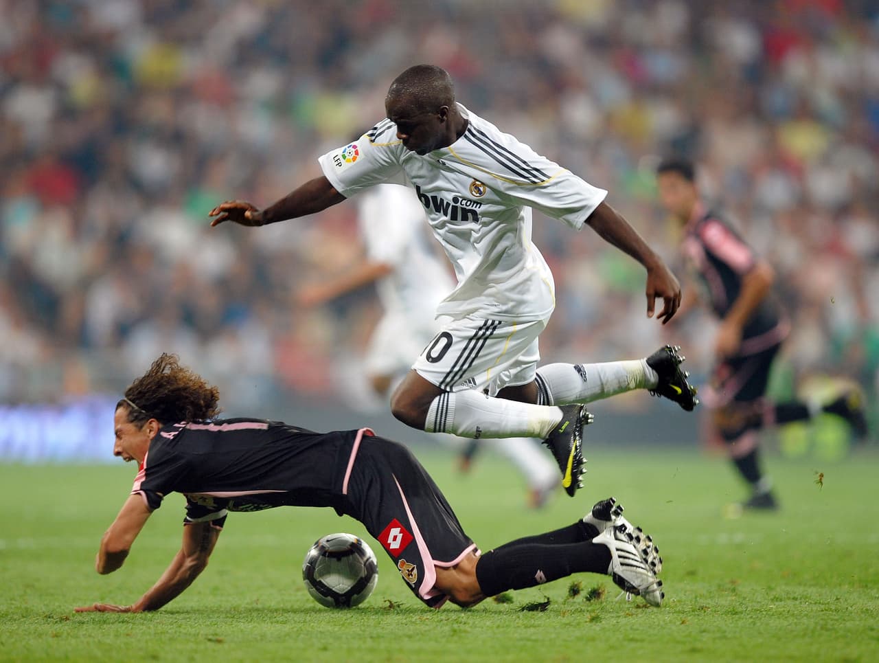 La primera lesión el 4 de febrero de 2008 lo tuvo por fuera 24 días y tres partidos, mientras que la segunda 19 de enero de 2009 lo alejó 45 días y 8 juegos, ambas por fibra muscular rota.