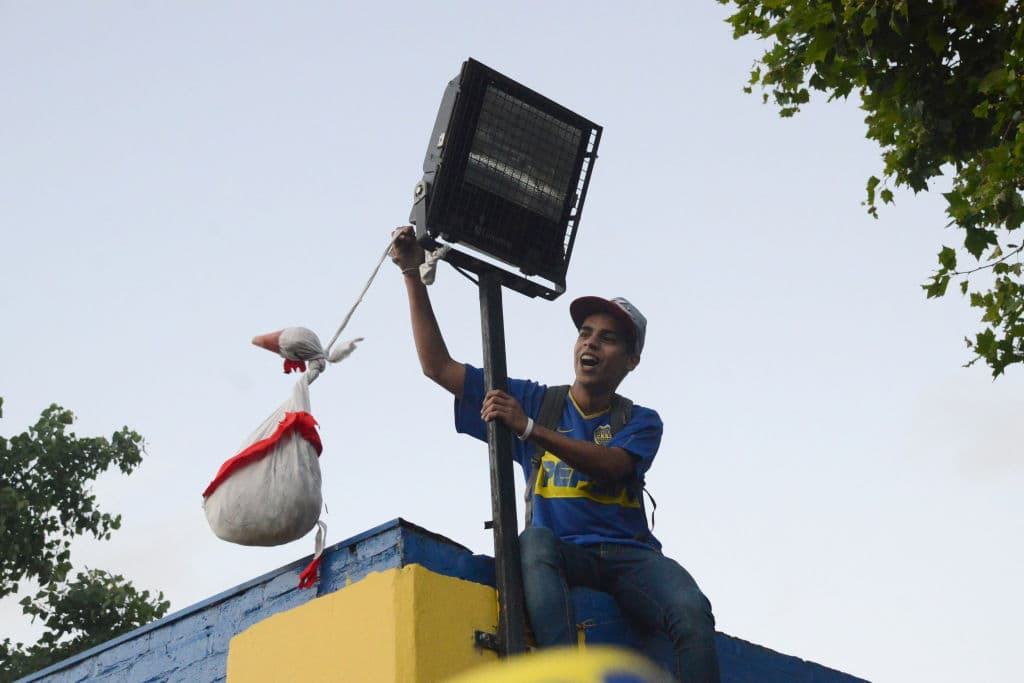 Así despidió la afición de Boca Juniors a su equipo antes de viajar a Madrid para la Vuelta de la Final de la Copa Libertadores de América que se jugará el domingo entrante.