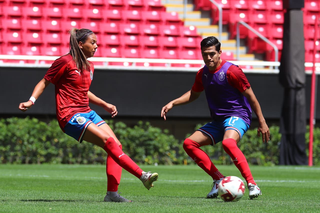 Por segundo año consecutivo, Chivas realizó el 'Juego X la Equidad', con dos equipos formados por un combinado entre sus ramas varonil y femenil.
