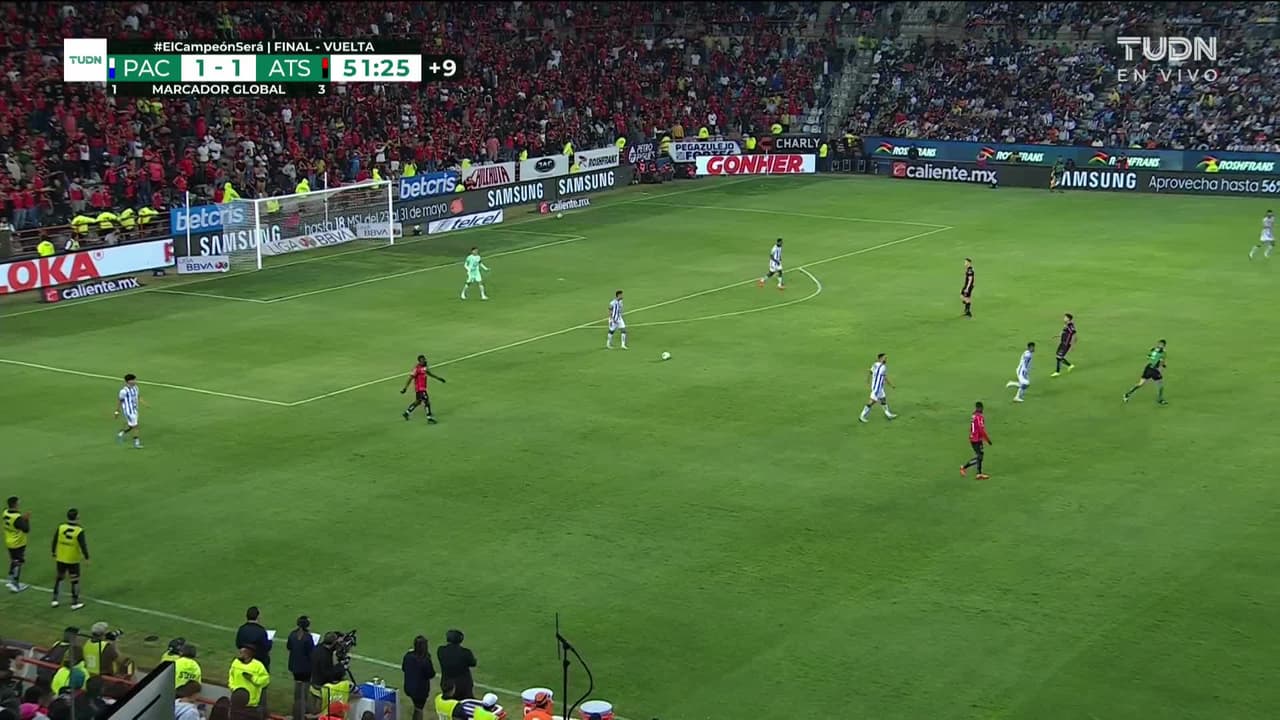 ¡TIRO ATAJADO! disparo por Daniel Aceves.