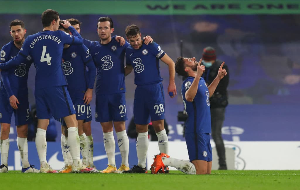 Chelsea y Aston Villa reparten puntos, pues el partido que se disputó en Londres quedó empatado 1-1. Oliver Giroud abrió el marcador al minuto 34 para los 'Blues', pero al minuto 50, Anward El Ghazi marcó el gol que igualaría el marcador, durante la jornada 16 de la Premier League.