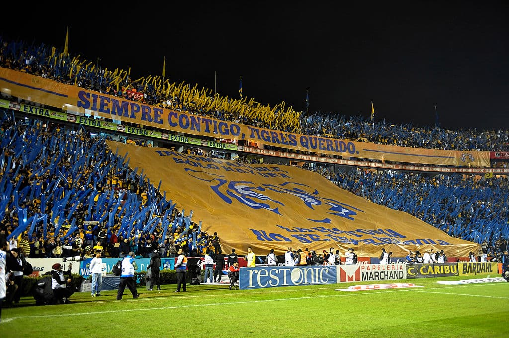 Con 
<i>El Tuca</i>, la hinchada es cada ez más grande y fiel con Tigres, que empezó a tomar forma de grande en México.