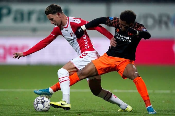 El PSV empata 1-1 en su visita al Emmen, los goles fueron de Schwaab y Kolar para los locales; Érick Gutiérrez se quedó en la banca.