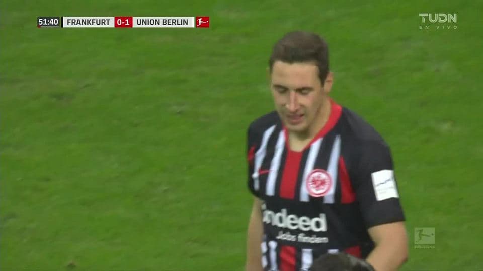 Tiro desviado de Dominik Kohr