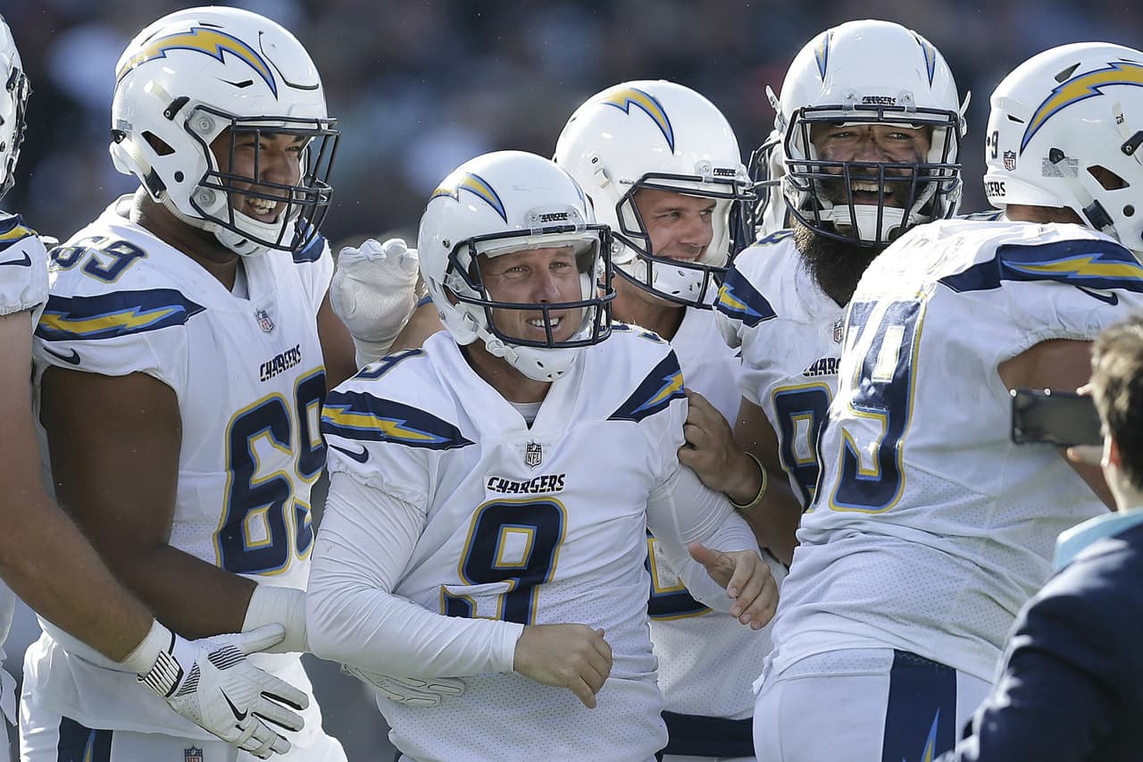 El gol de campo de Novak le dio la vuelta al marcador para darle su segunda victoria a los Chargers.