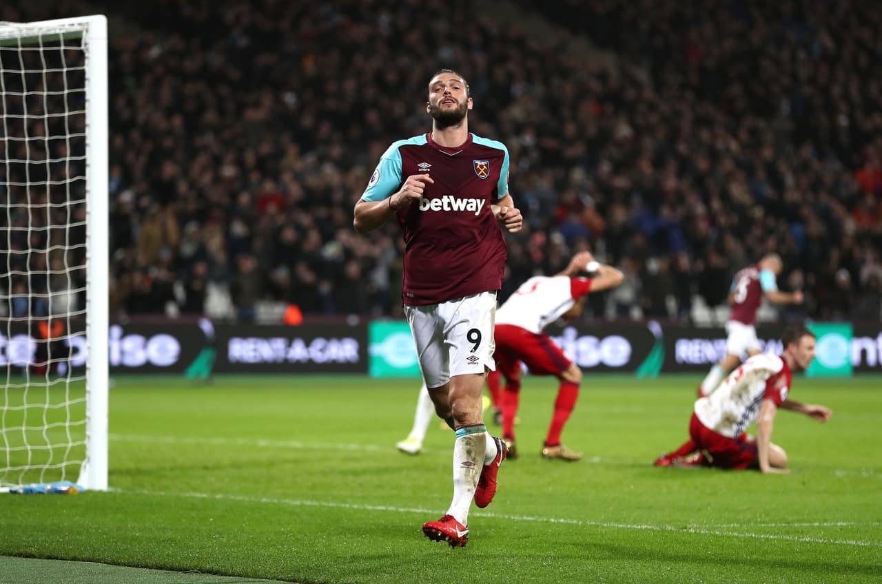 Carroll es uno de los que estaría en carpeta para reforzar la delantera de los 'Blues' en medio de una temporada con poca continuidad en el West Ham.