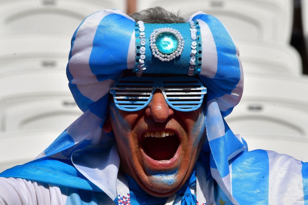 La alegría y el colorido se tomaron la fiesta de los hinchas de Francia y Argentina en medio del duelo entre ambos países por los octavos de final en el Mundial de Rusia 2018.