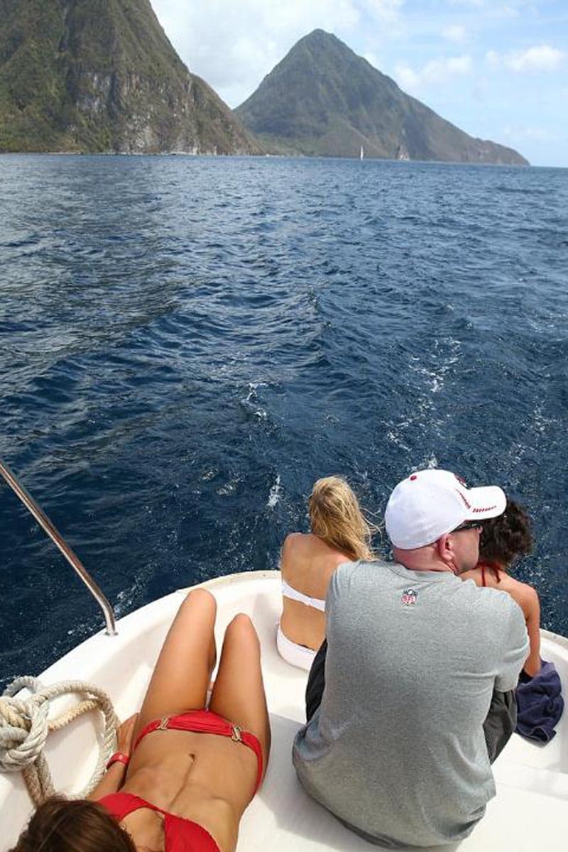 En el paraíso de la isla de Santa Lucía las cheerleaders de los Chiefs hicieron su calendario 2015. ¡Mira las bellezas de KC!