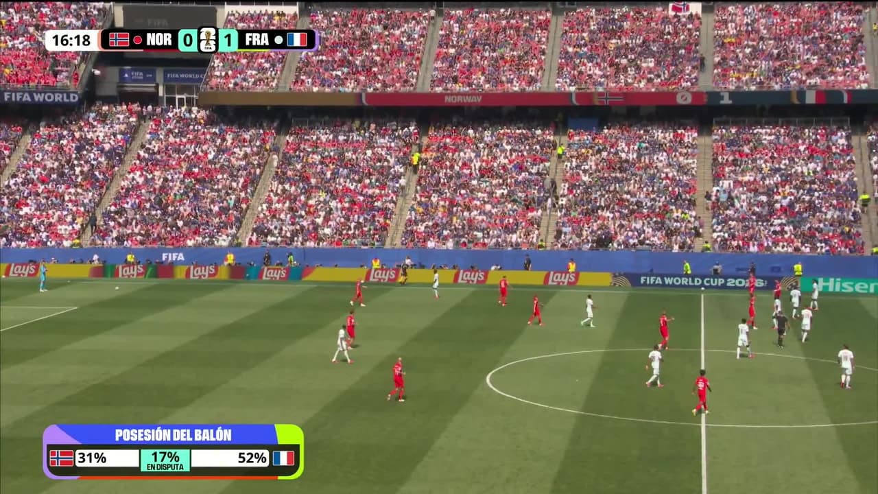 ¡TIRO ATAJADO! disparo por Kylian Mbappé.