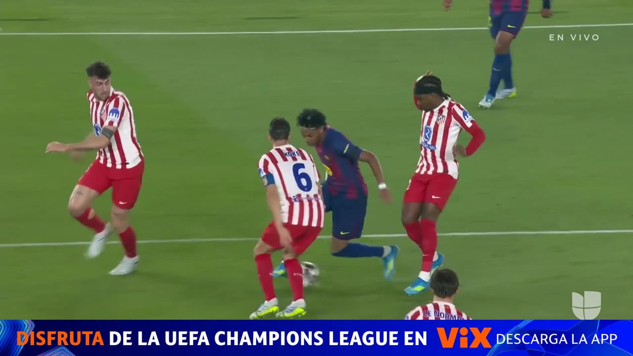 ¡Magia pura! Lamie saca a pasear a la defensa del Atlético pero no encuentra el gol