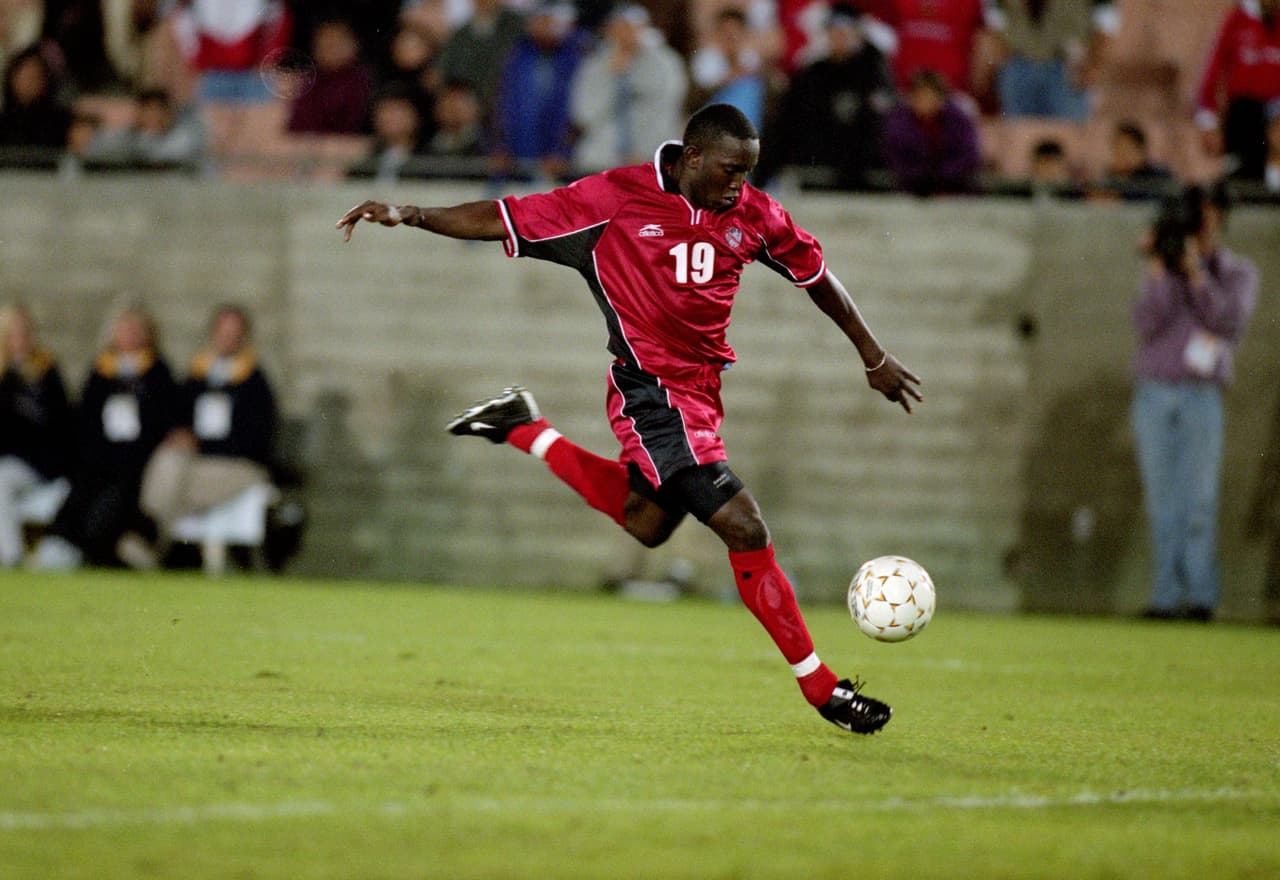 Trinidad y Tobago (Copa Oro 2000).- Con una victoria con marcador de 4-2 ante Guatemala, los trinitarios pasaron por primera vez a la siguiente ronda de una Copa Oro. (Foto: Getty Images).