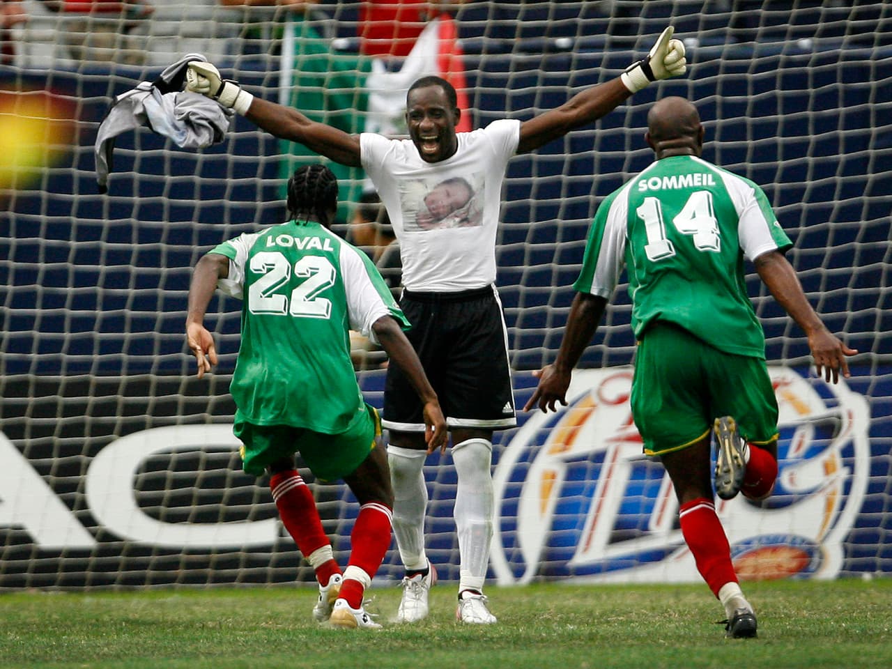 El camino de Guadalupe no terminó ahí, en cuartos de final vencieron 2-1 a Honduras y en semifinales hicieron ver su suerte a México. Solo un gol de Pável Pardo pudo terminar con el sueño de Guadalupe. (Foto: Getty Images).