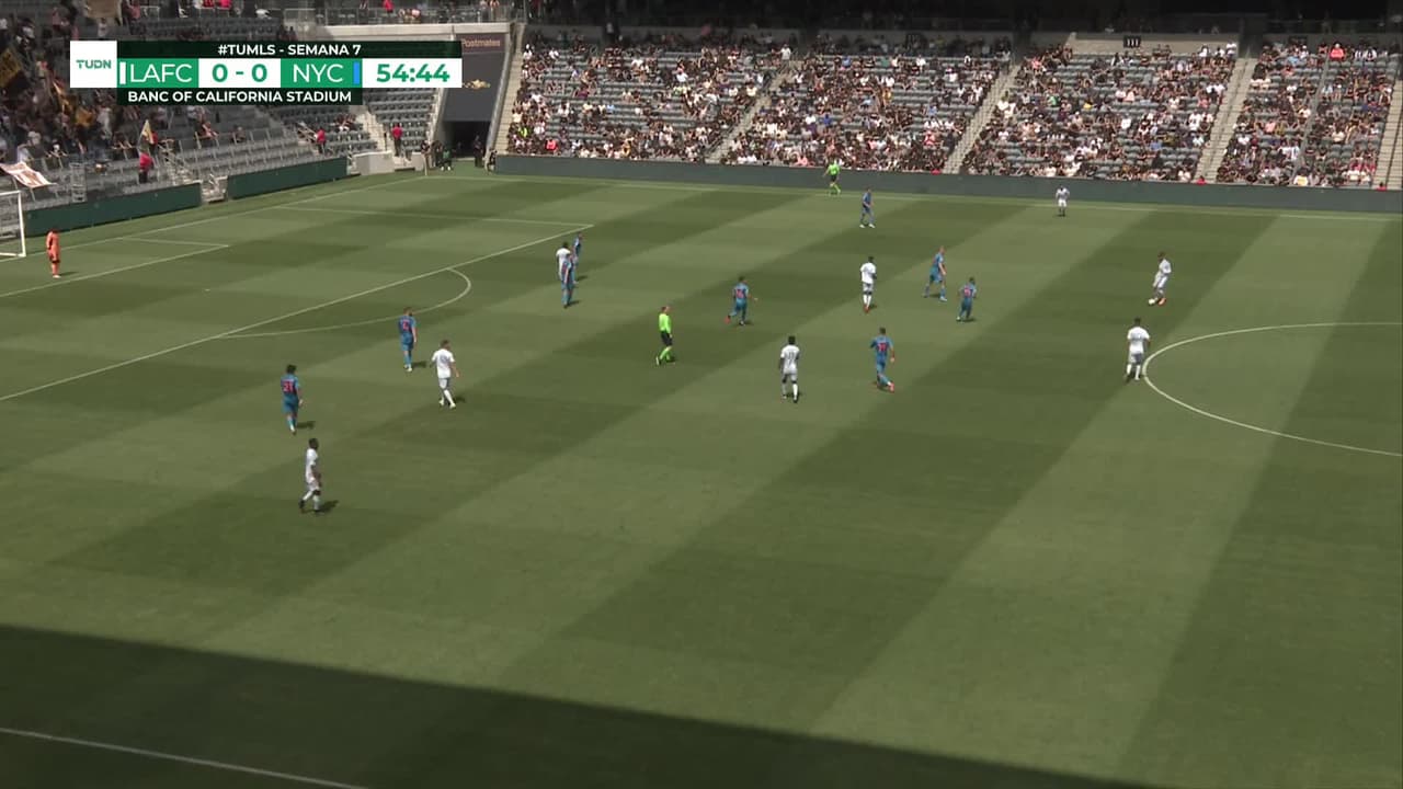 ¡GOL!  anota para LAFC. Corey Baird