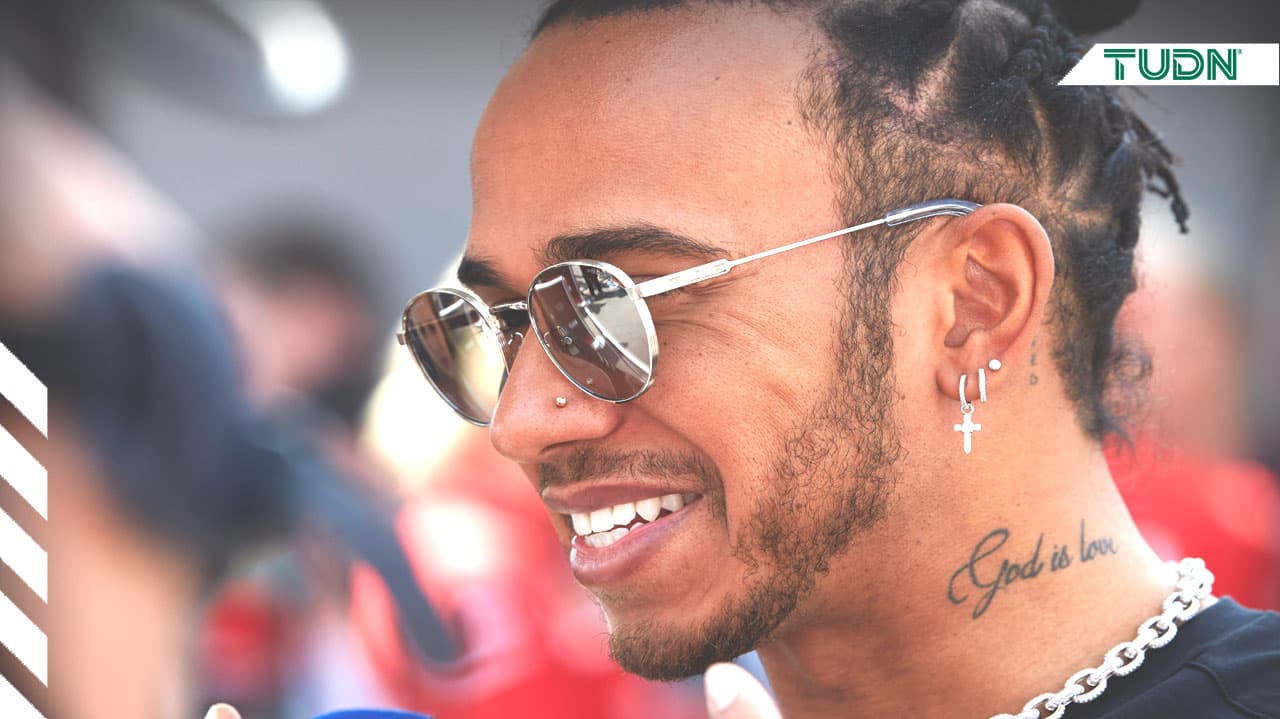El piloto inglés de Mercedes AMG F1, Lewis Hamilton,emite declaraciones en 'el corralito' para entrevistas durante el Gran Premio de México.