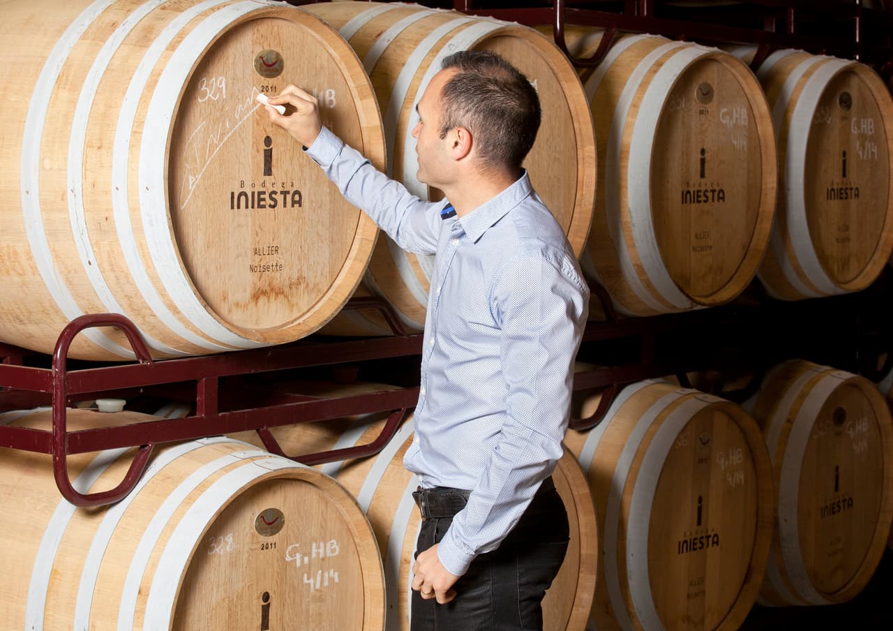 Mientras Andrés brillaba en el Barcelona y la Selección de España, su empresa familiar seguía produciendo vinos de muy buena calidad.