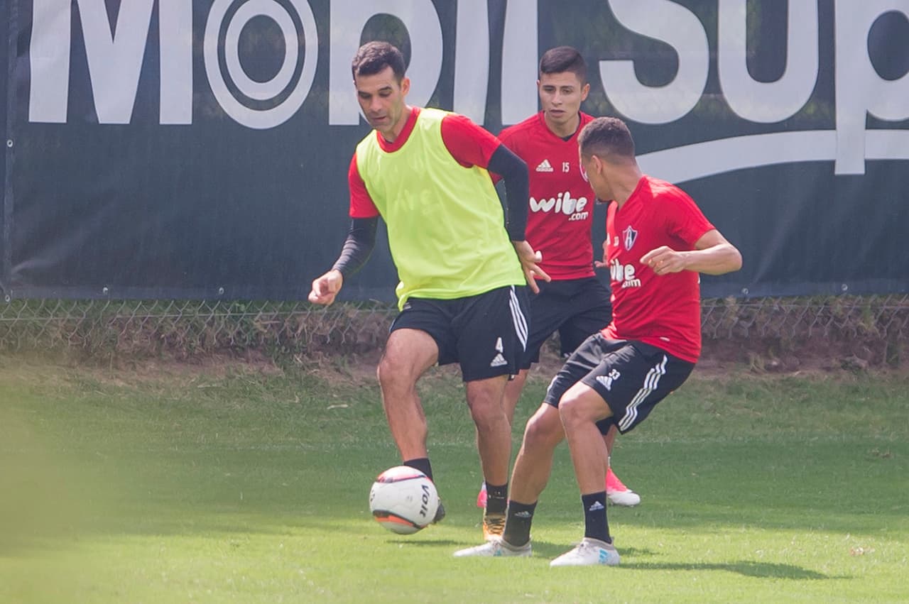 Atlas espera que la influencia de uno de los ídolos de club tapatío sirva para darle un nuevo aire al equipo y al propio jugador.