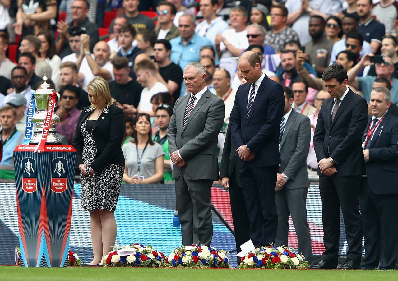 Al homenaje asistieron miembros de la monarquía inglesa, en un hecho que ha marcado a la sociedad de ese país.