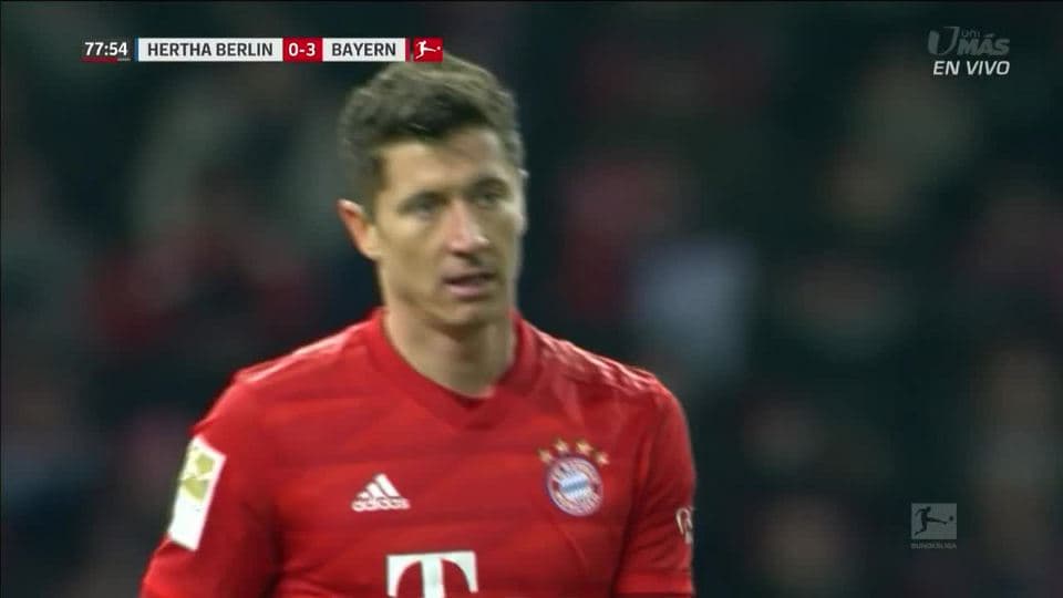 Tiro desviado de Ivan Perisic