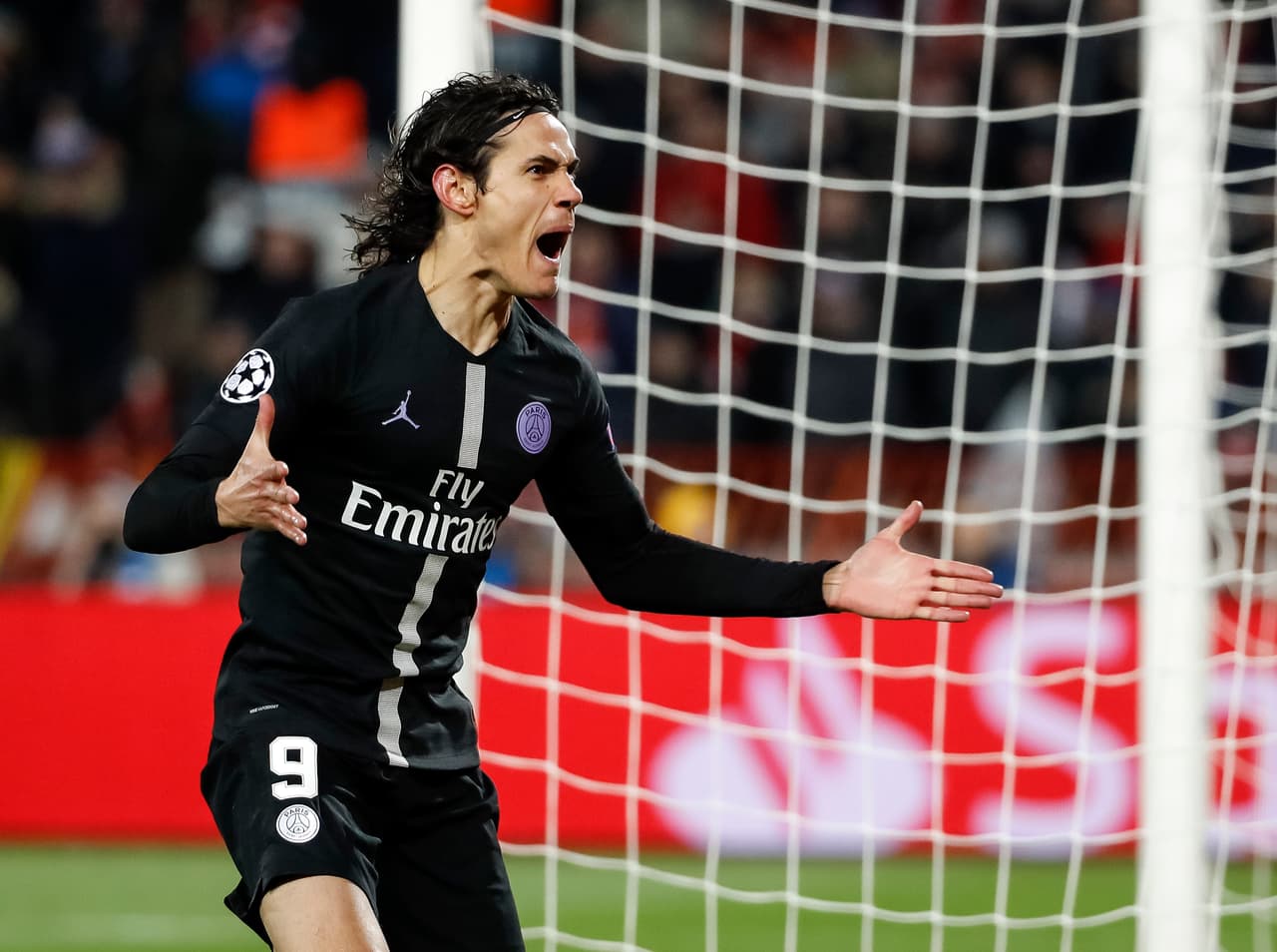 Cavani, molesto con PSG; Atlético busca ficharlo