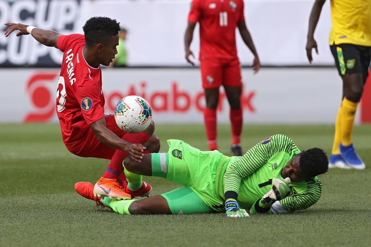 <b>9. El ascenso en el ránking FIFA. </b>Tras la Copa América Centenario Jamaica estaba en el puesto 77, actualmente ocupa el 54 y promete seguir en progreso.