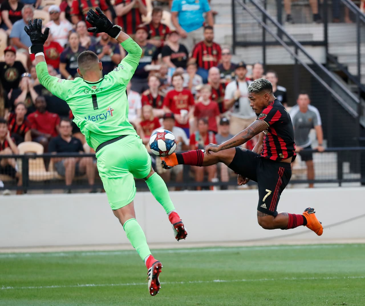 <b> Josef Martinez 26 goles</b>. El venezolano ha repartido sus goles por igual en ambos tiempos. No ha marcado hat-trick.