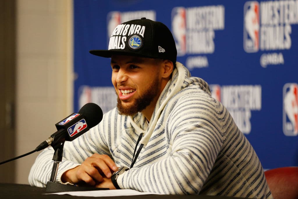 Quizás no al nivel de Lebron James en las críticas al mandatario estadounidense, pero Stephen Curry ha dicho en varias ocasiones que mientras esté Trump como presidente, no aceptará la invitación.