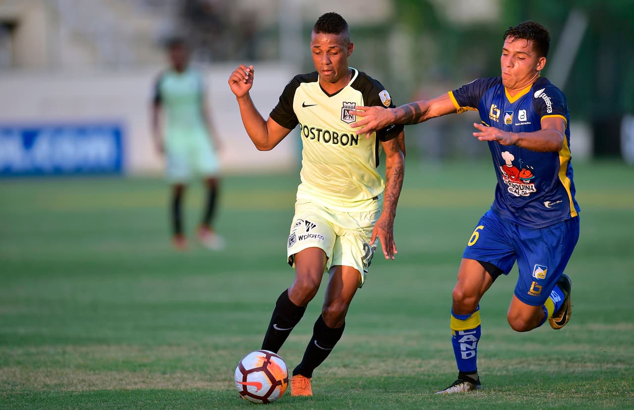 Desde que salió del América de Cali, 
<b>Jeison Steven Lucumí </b>ha sido uno de los jugadores jóvenes más seguidos en el fútbol colombiano. Aunque su llegada a Nacional no ha salido como se esperaba, un nuevo cambio de aire podría reimpulsaro. Gran regate, capacidad de asistencias y gol.